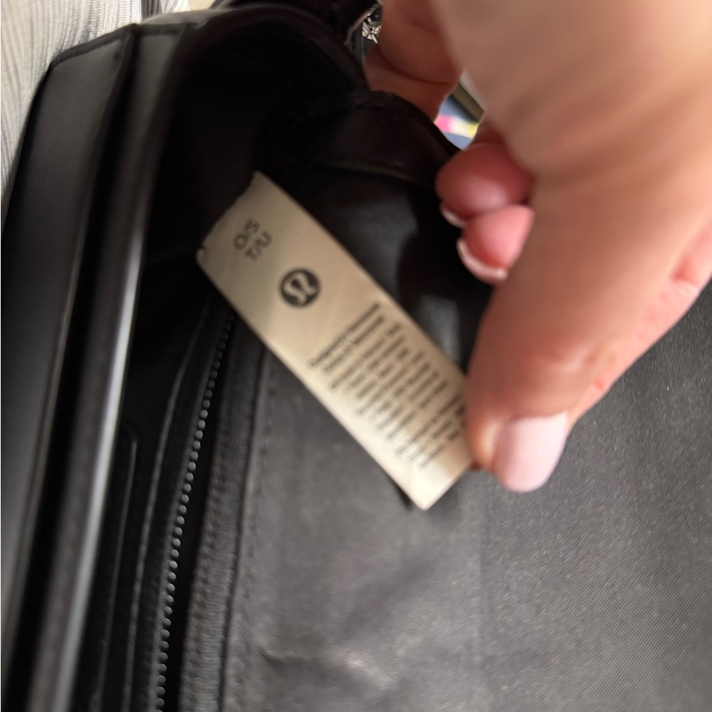 lululemon athletica Classic Black Crossbody Bag - Picture 5 of 8